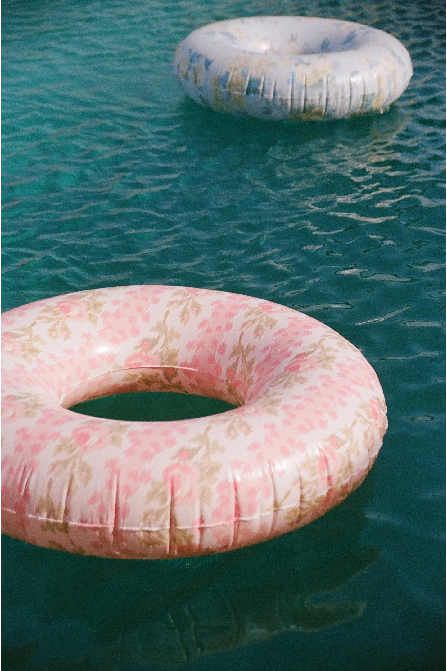 Floral Print Pool Float - Image 6